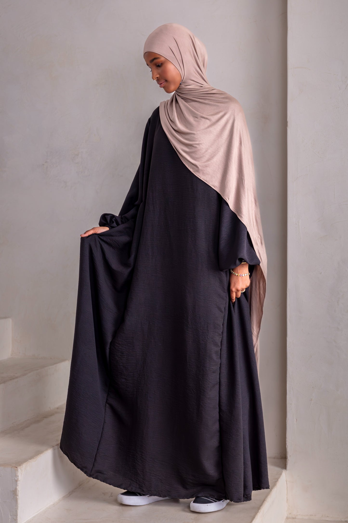 LIYANA Abaya Black